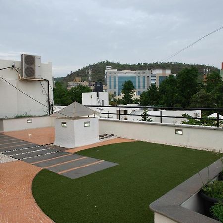 Monarch Montvert Pune Luaran gambar