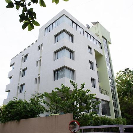 Monarch Montvert Pune Luaran gambar