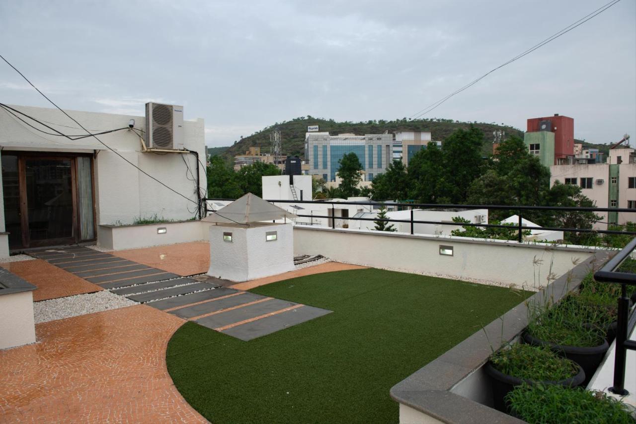 Monarch Montvert Pune Luaran gambar