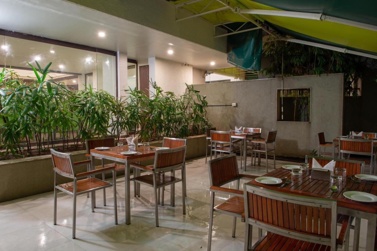 Monarch Montvert Pune Luaran gambar