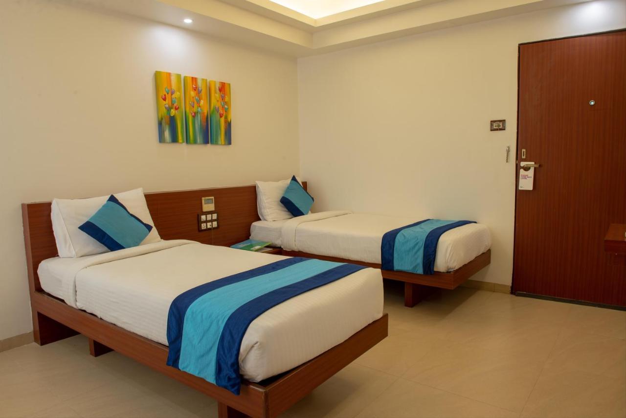 Monarch Montvert Pune Luaran gambar