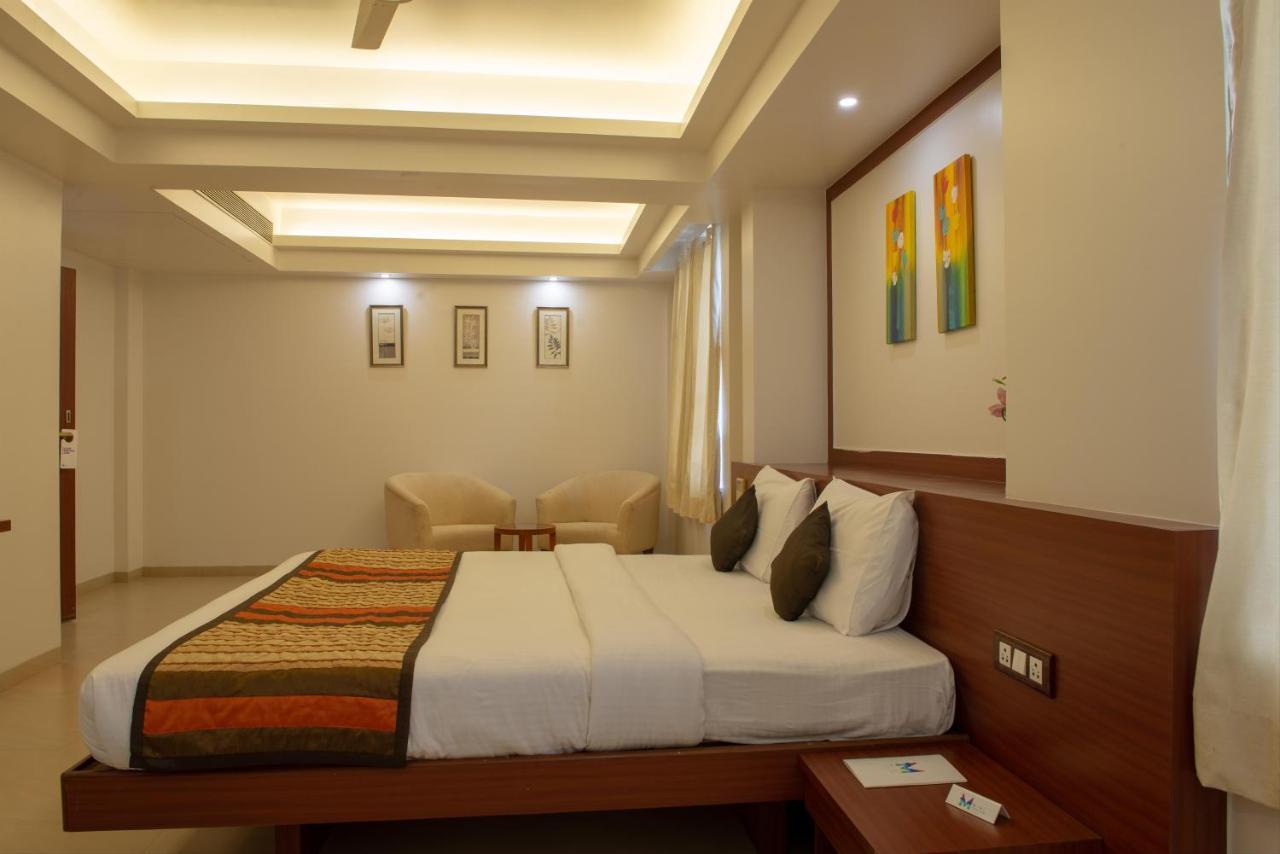 Monarch Montvert Pune Luaran gambar