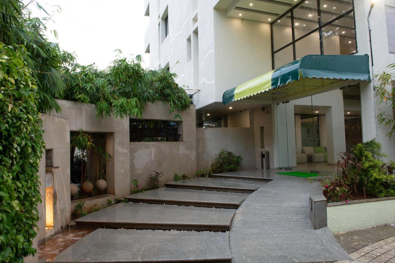 Monarch Montvert Pune Luaran gambar