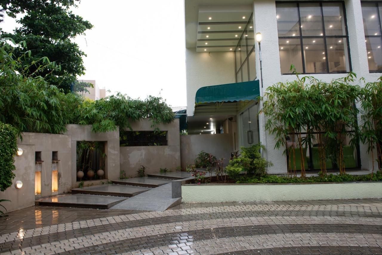 Monarch Montvert Pune Luaran gambar