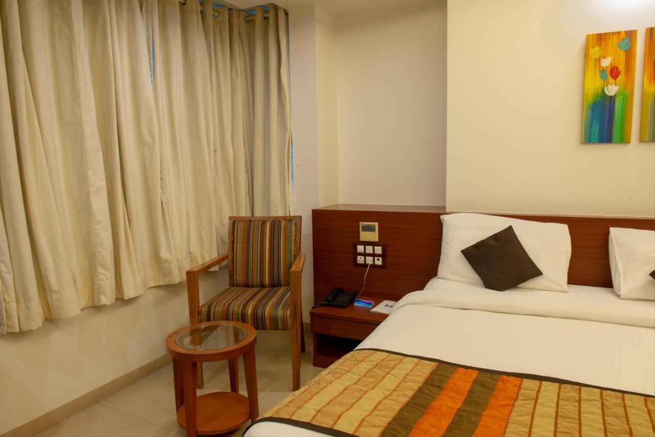 Monarch Montvert Pune Luaran gambar