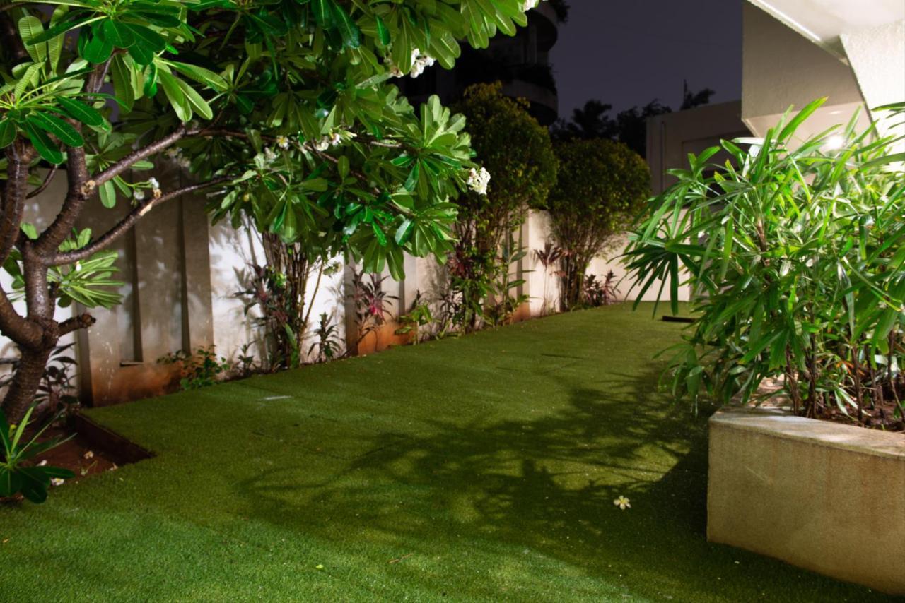 Monarch Montvert Pune Luaran gambar