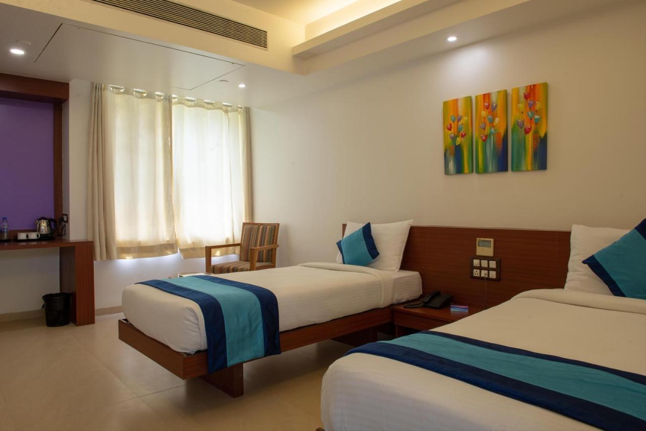 Monarch Montvert Pune Luaran gambar