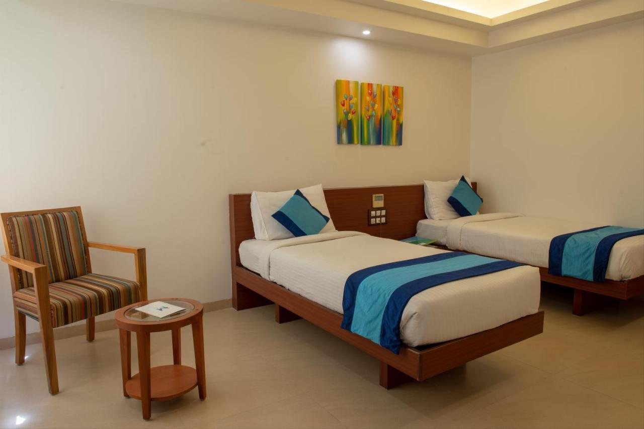 Monarch Montvert Pune Luaran gambar